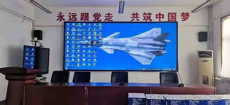室內(nèi)P2全彩屏完成一塊，積極復(fù)工復(fù)產(chǎn)，抗疫堅持到底